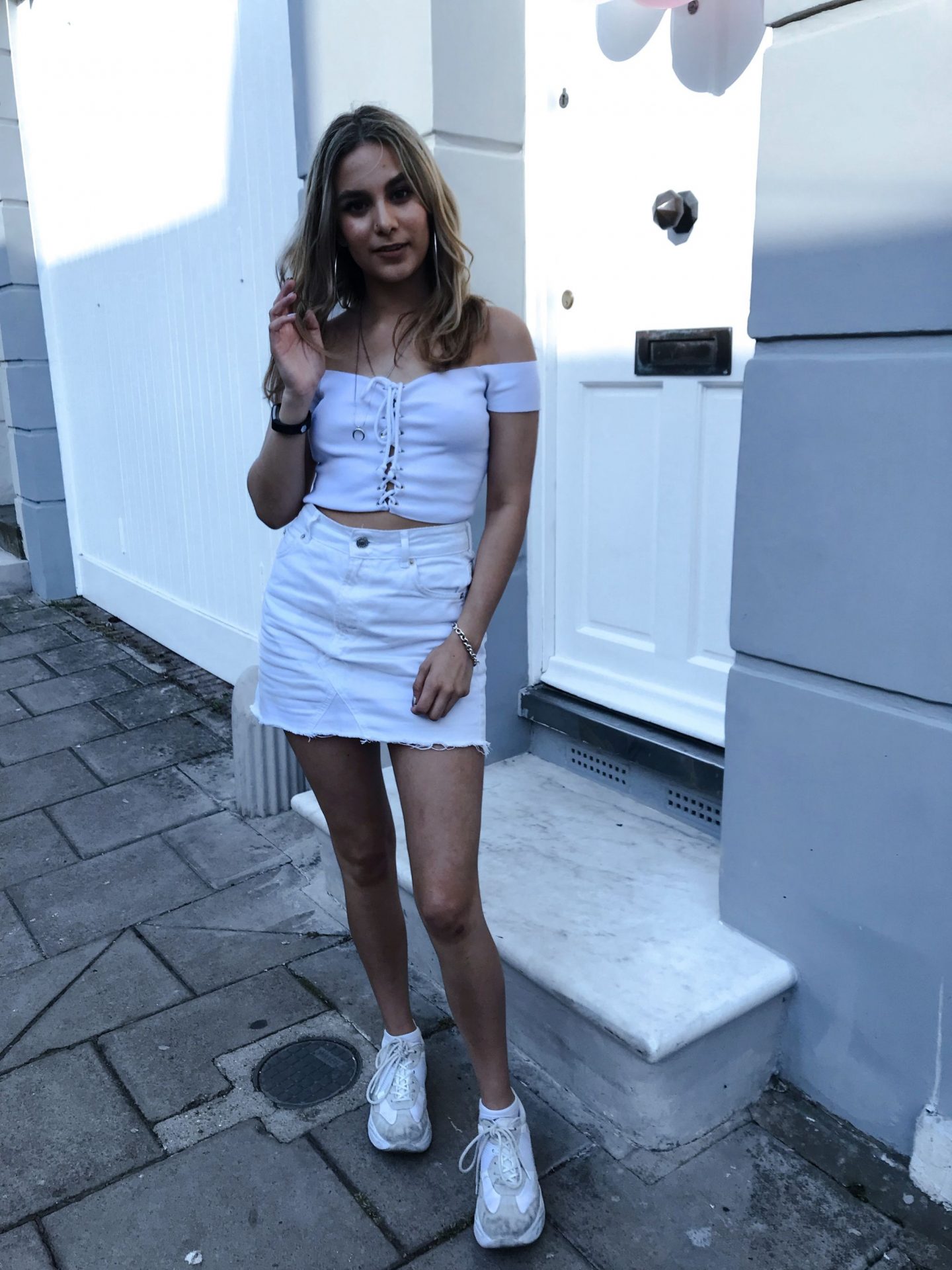 yasmin stefanie all white outfit topshop ciara chunky trainers